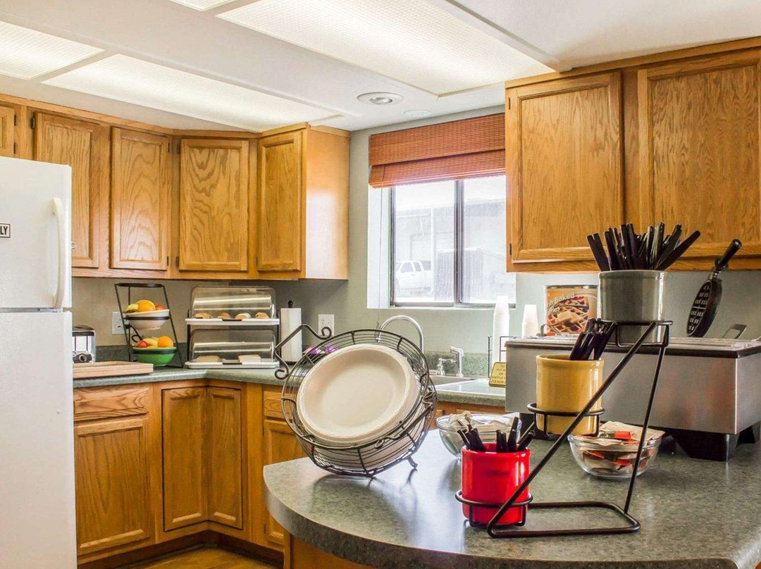 Rodeway Inn Silver Creek Inn主图