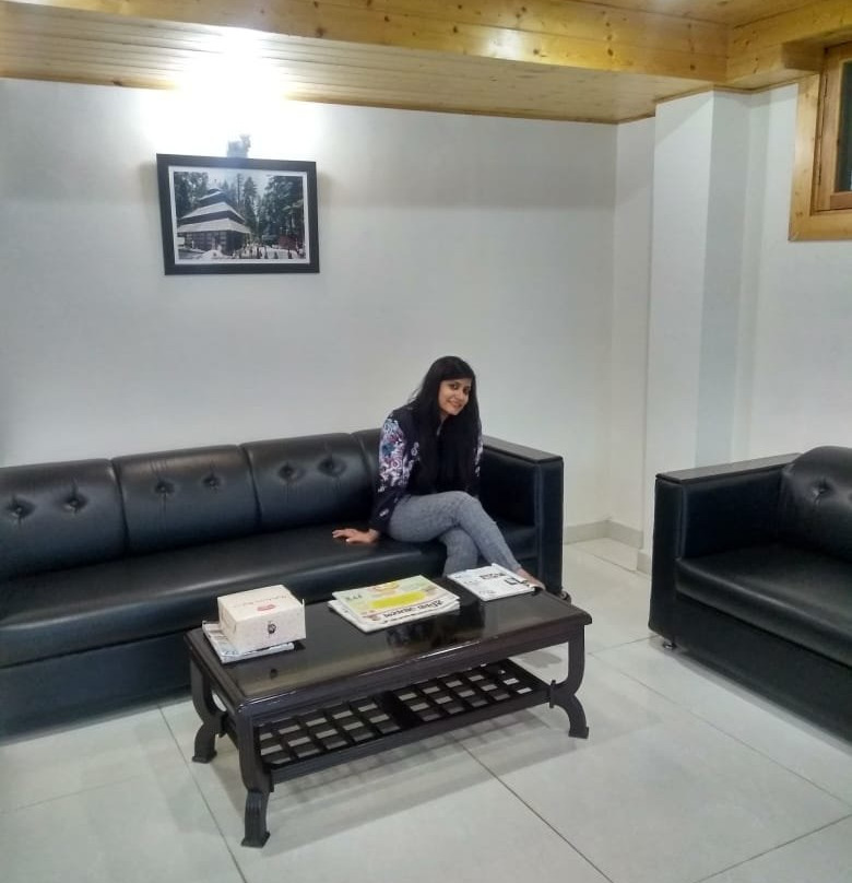 Manali Mountains Regency主图