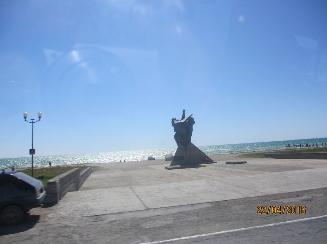 Sailors-Paratroopers Monument-Yevpatoriya必去景点