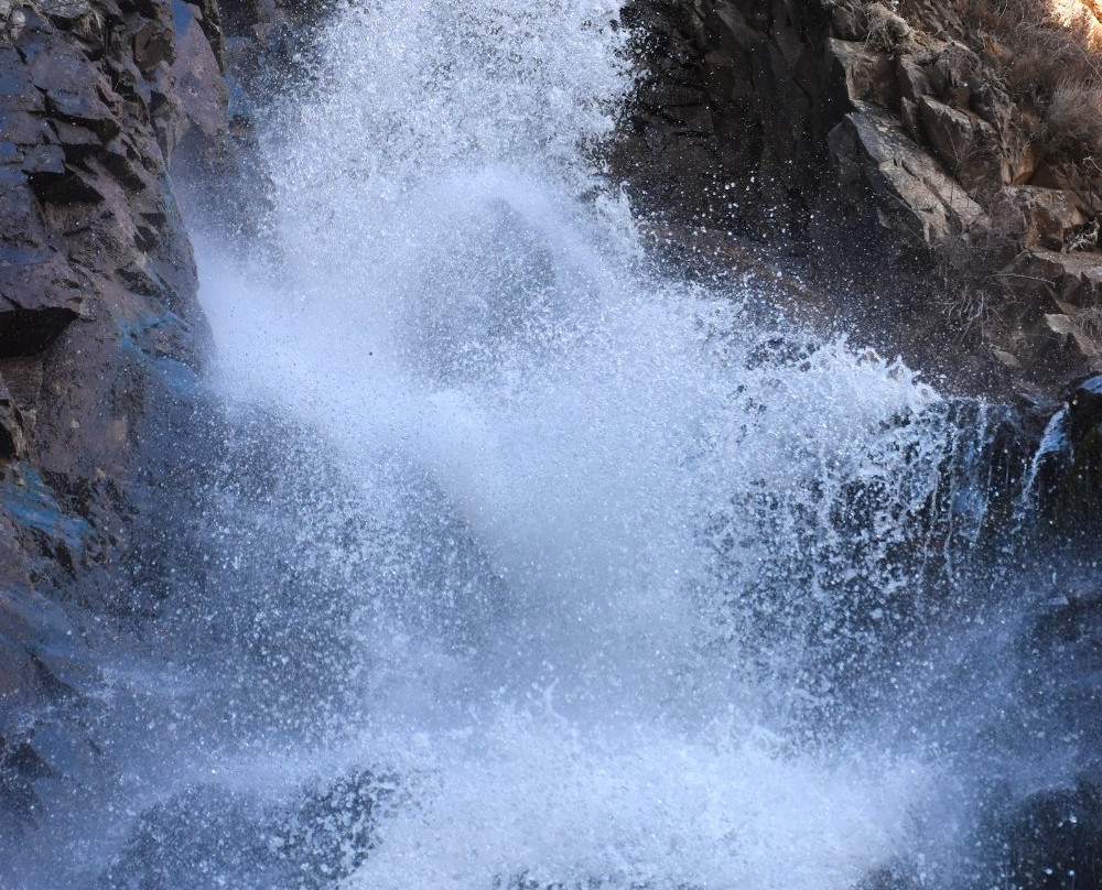 Turgen Waterfalls景点图片