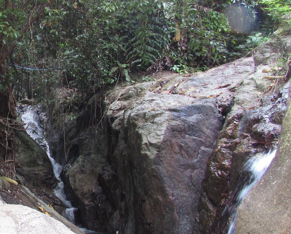 Zong Raue (Song Rua) Waterfall-红统必去景点