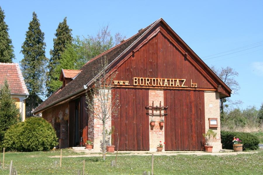 Boronahaz Fogado主图