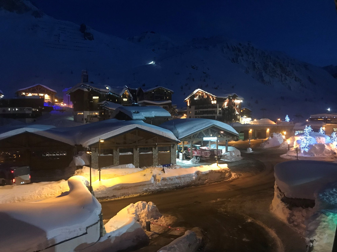 蒙大拿村庄酒店主图