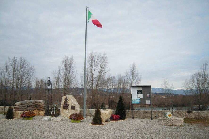 Monumento agli Artiglieri d'Italia-Nervesa della Battaglia必去景点