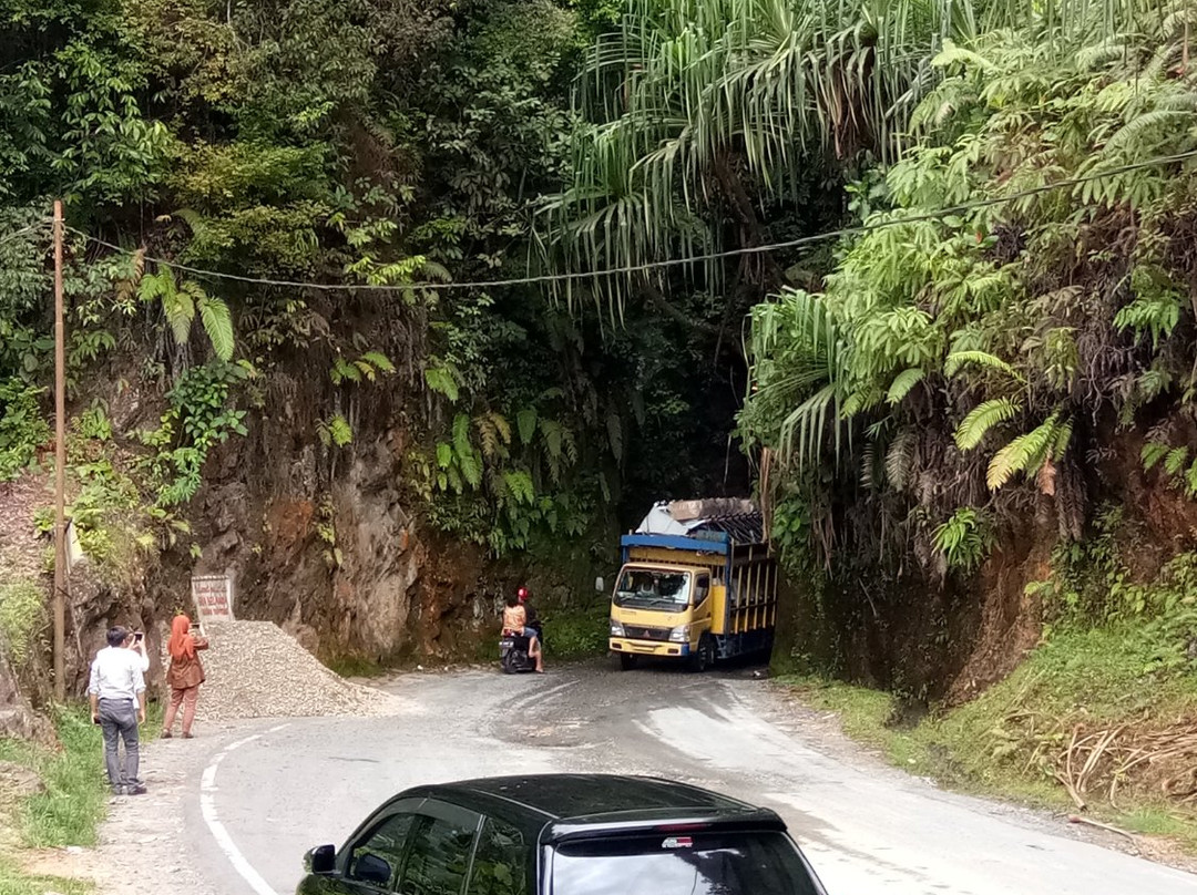 Batu Lubang Tunnels景点图片