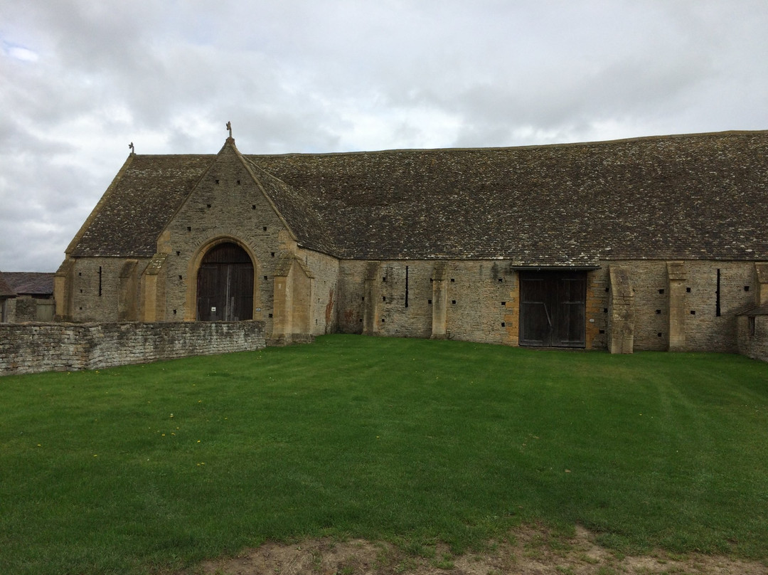 Middle Littleton Tithe Barn-伊夫舍姆必去景点