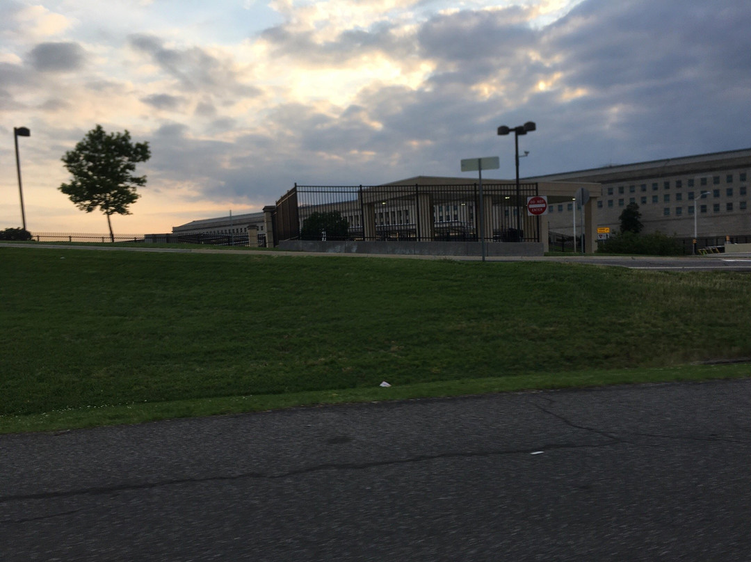 Pentagon Centre-阿灵顿必去景点