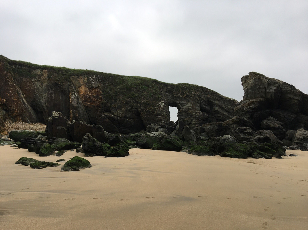 Playa de Serantes景点图片