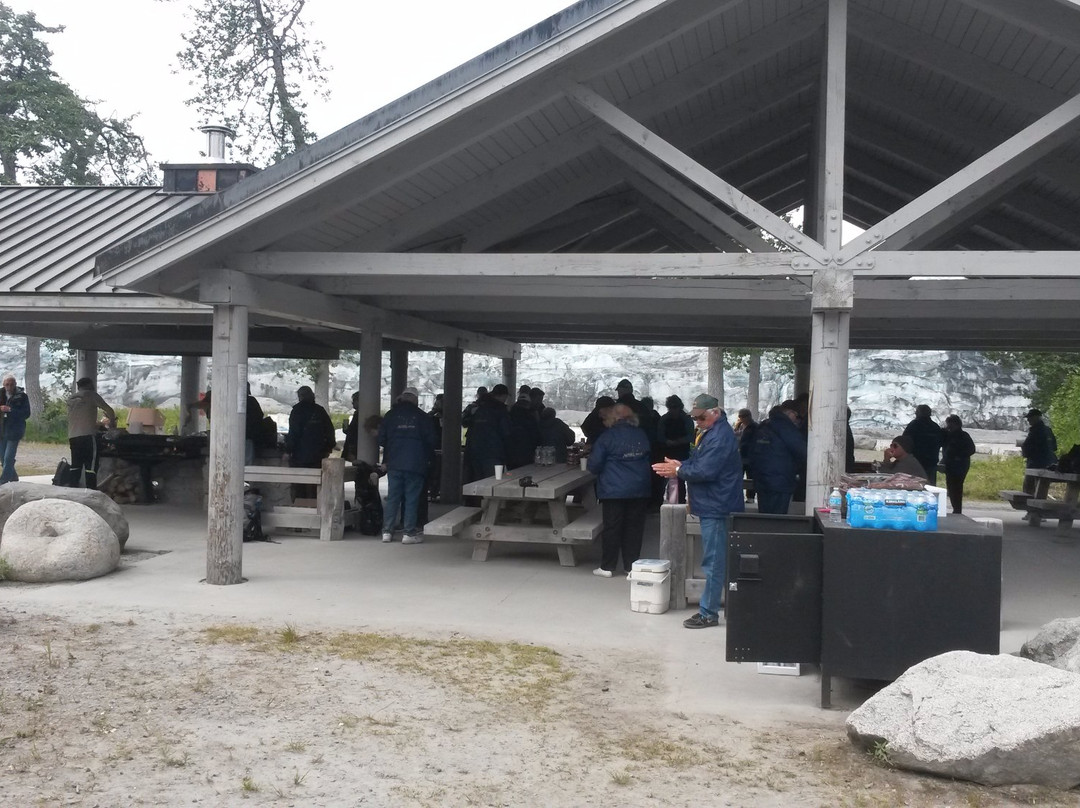 Child’s Glacier Tours by The Riverside Inn-Cordova必去景点