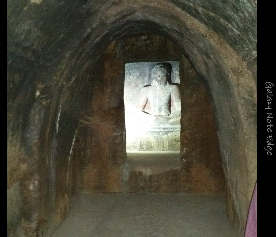Ancient Caves景点图片