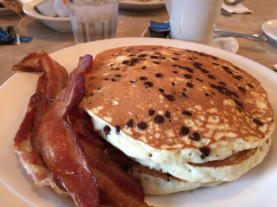 谢尔顿餐馆和美食-Plaza Diner Restaurant