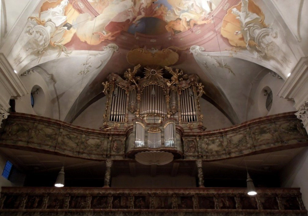 Evangelische Dreieinigkeitskirche-霍伊特必去景点