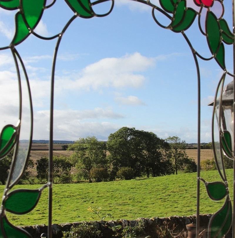 The Old Farm House主图