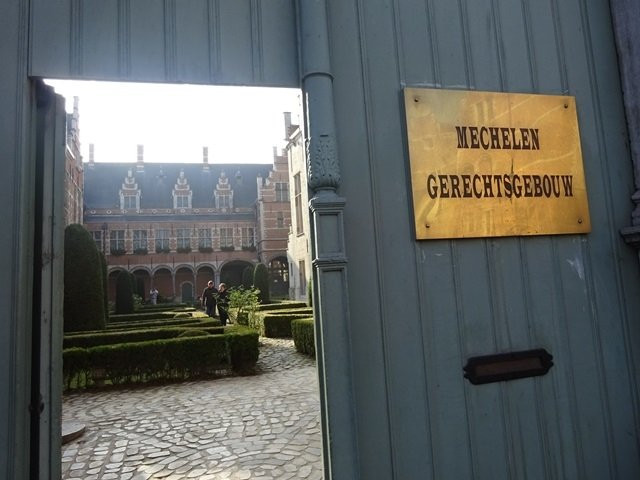 Paleis van Margareta van Oostenrijk (Palace of Margaret of Austria)景点图片