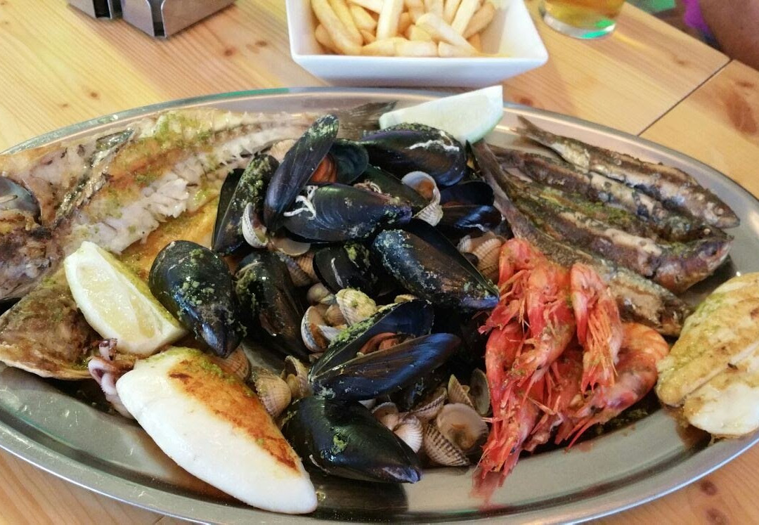 苏昂博餐馆和美食-Sunset Beach Bar Ses Garces