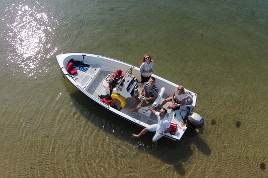 Poole Boat Hire-普尔必去景点