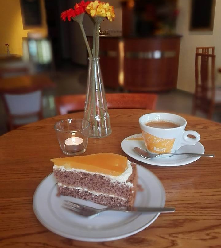 Stage Club And Restaurant