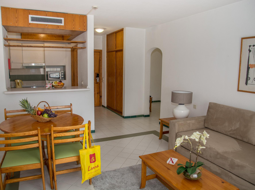 Areias de Sao Joao酒店住宿-Luna Hotel Da Oura