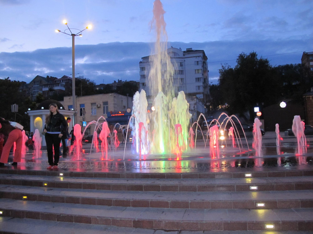 Fontain Petrovskiy景点图片