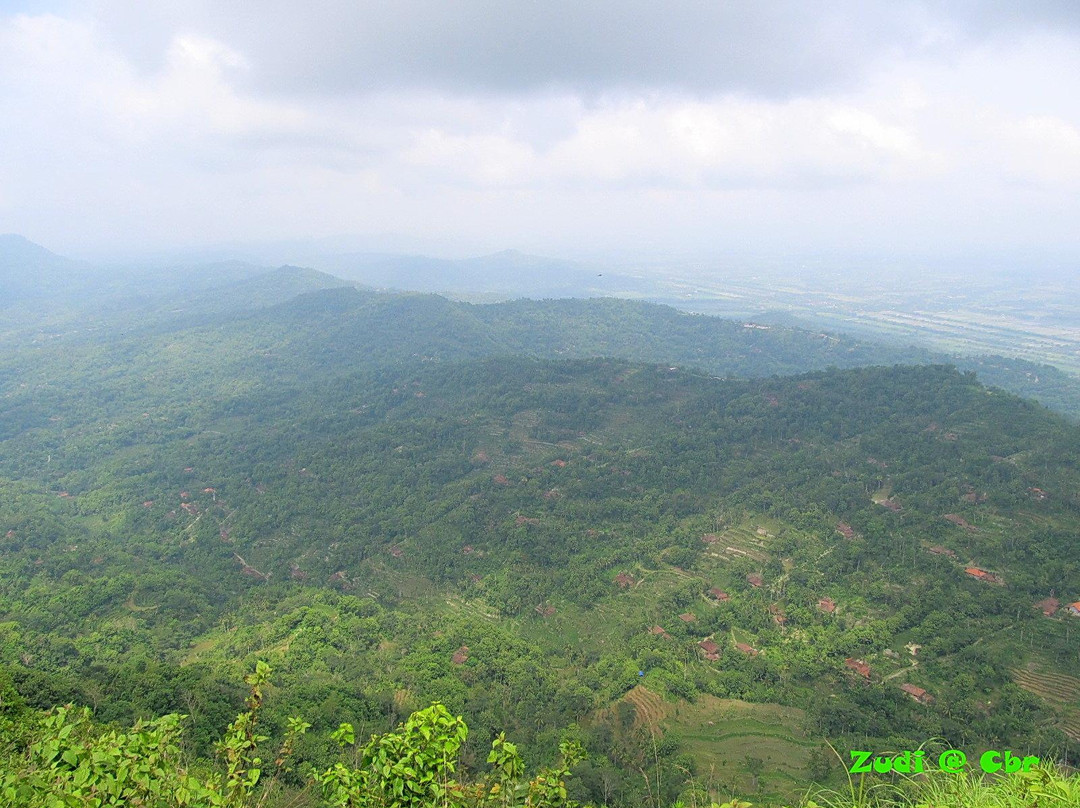 Puncak Tugu Batara Sriten-基杜尔山必去景点