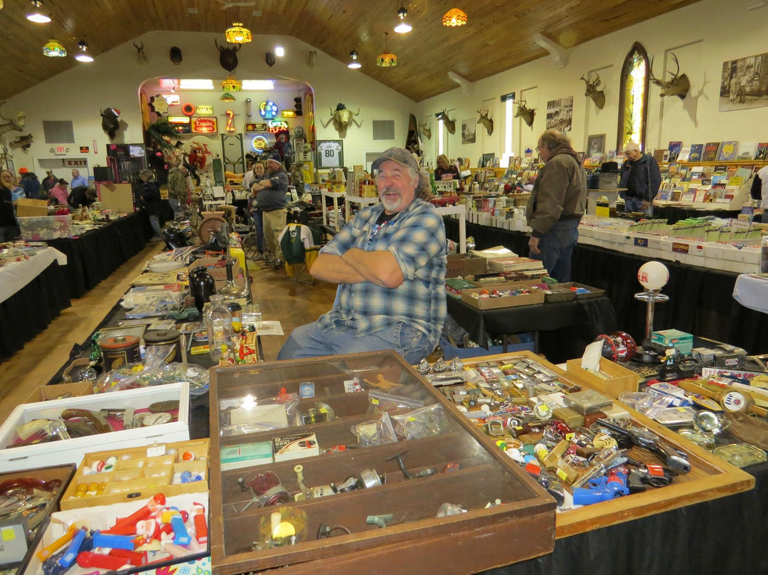 Indoor Shawano Wisconsin Flea Market-Shawano必去景点
