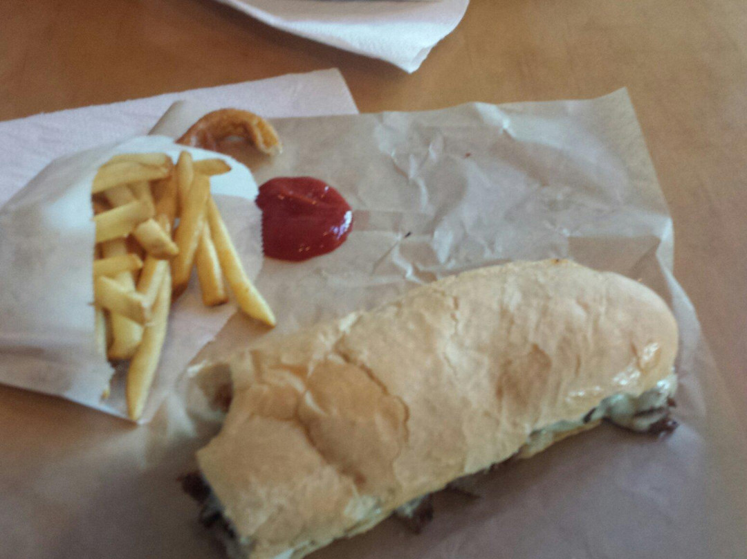 Alpha餐馆和美食-Submarine House