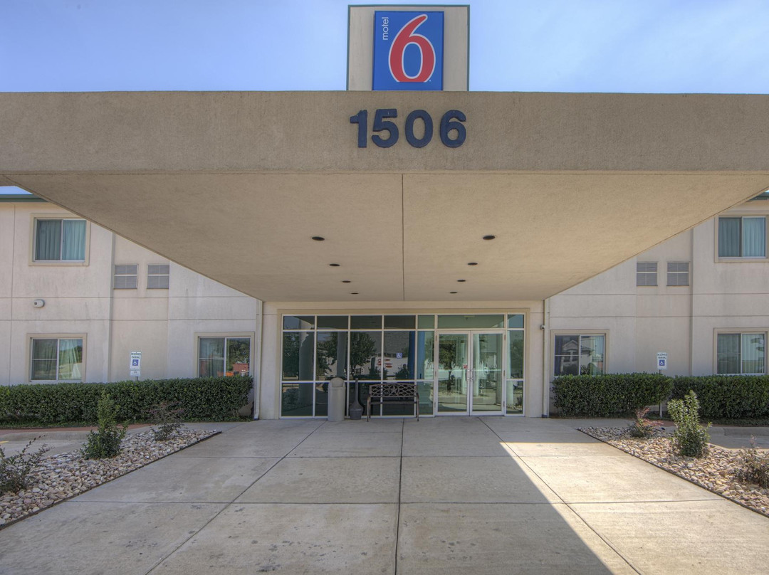 Hubbard酒店住宿-Motel 6 Hillsboro, TX