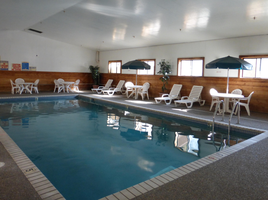 Norwood Inn & Suites Roseville