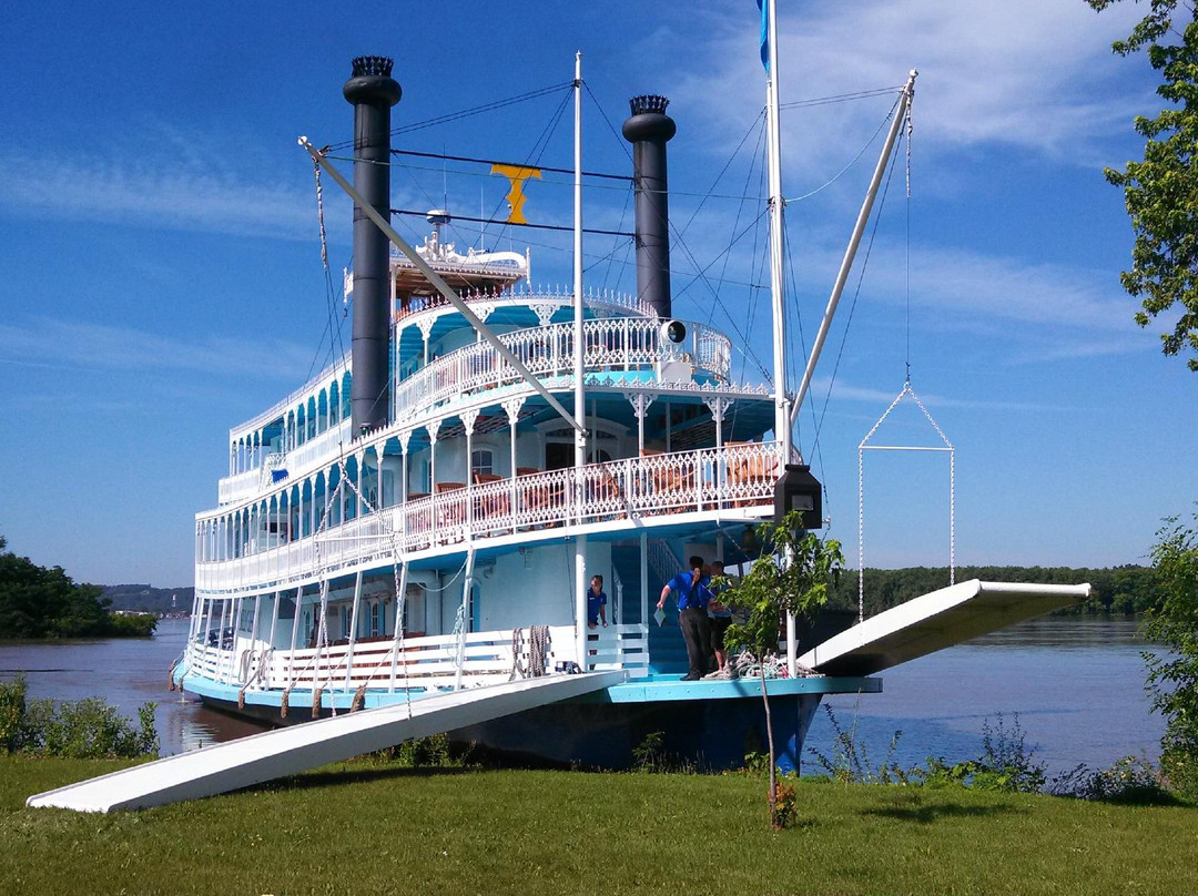 Riverboat Twilight景点图片
