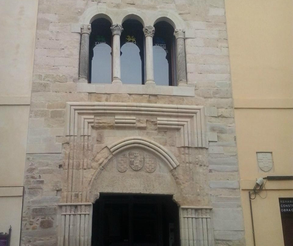 Palacio Del Conde Luna景点图片