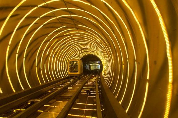 上海外滩观光隧道-上海市必去景点