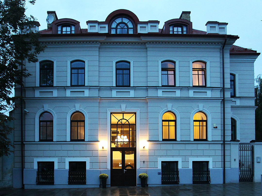 Moon Garden Hotel 4*