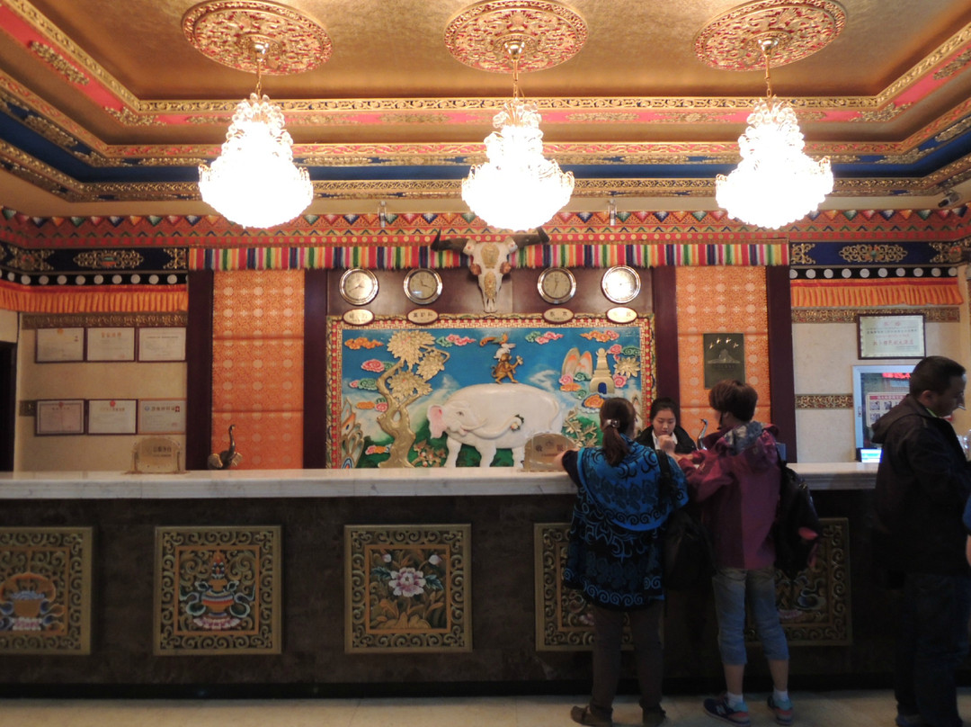 拉卜楞民航大酒店主图