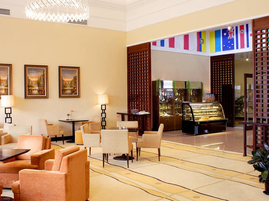 蓝海大饭店（青岛石油大学店）主图