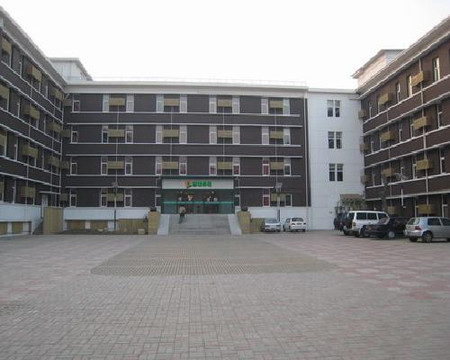 香槟小镇酒店主图