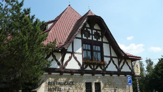 Kunratice餐馆和美食-Restaurace Zámecká konírna