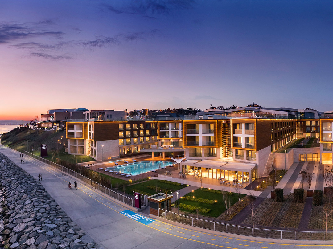 Crowne Plaza Istanbul - Florya by IHG