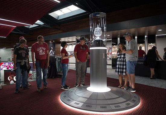 Home of Champions-斯坦福必去景点