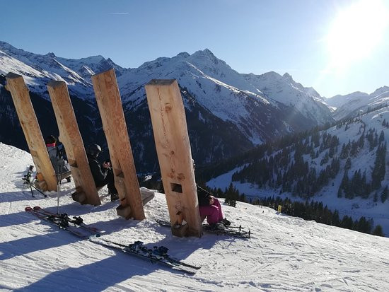 Ski Arlberg-圣安东阿尔山必去景点