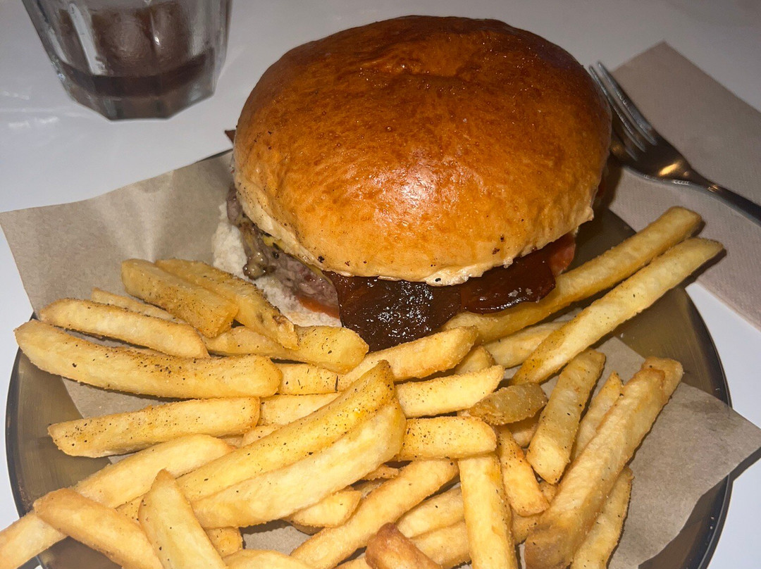 Aires Burger Beach Bar