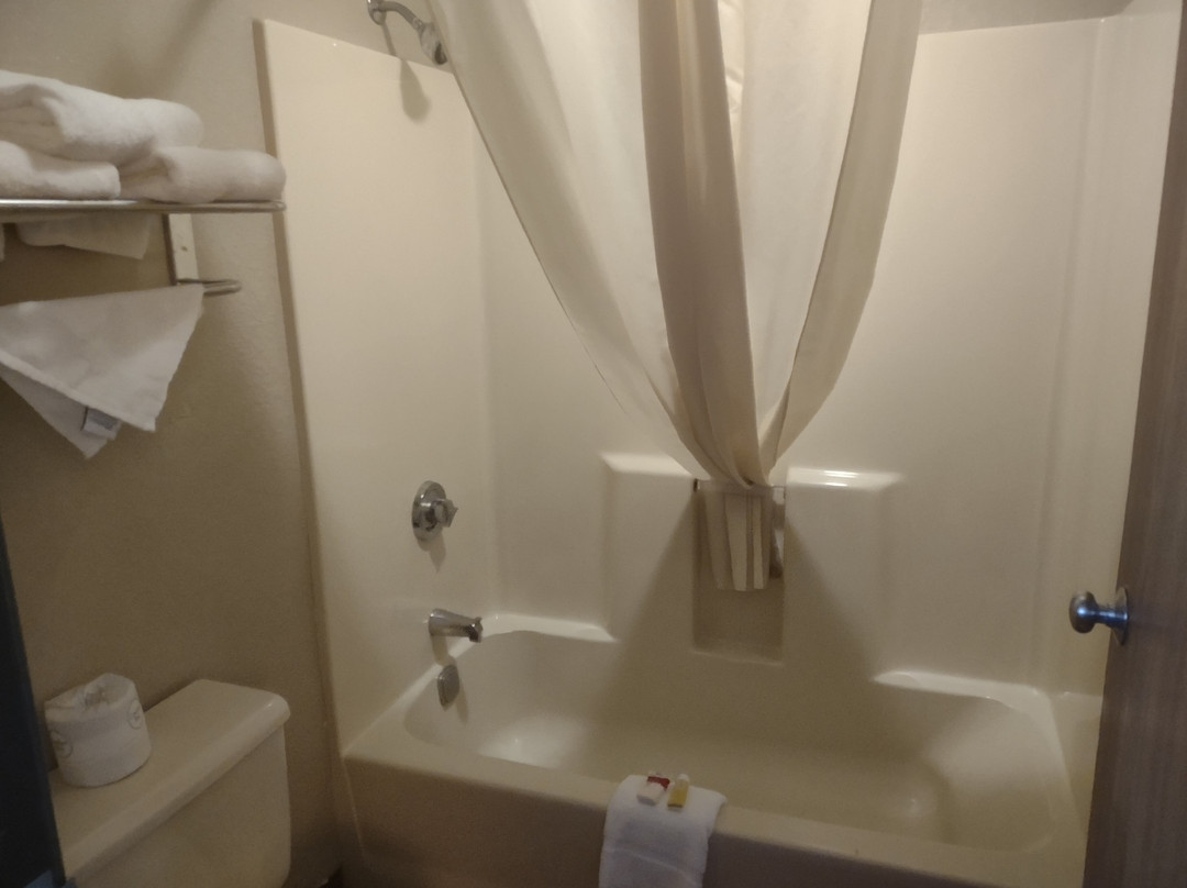 Super 8 by Wyndham Vincennes主图