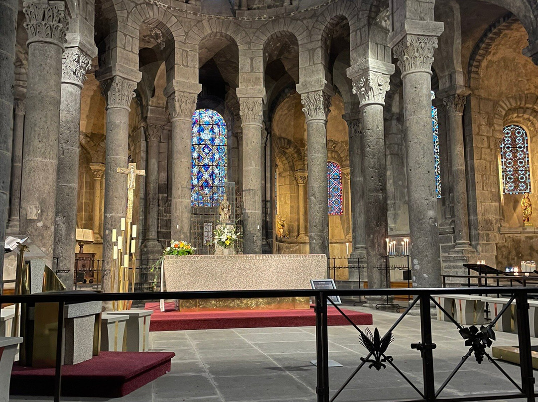 Basilique Notre-Dame d'Orcival-Orcival必去景点