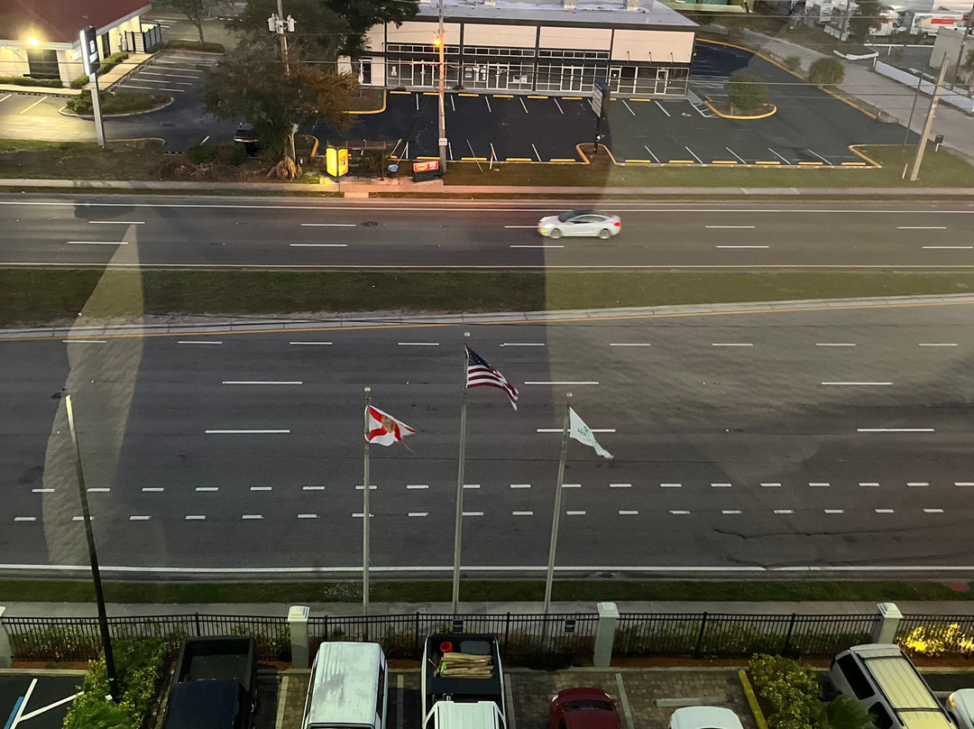 奥兰多东智选假日套房酒店主图