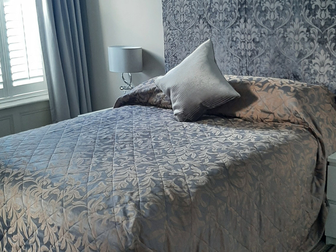 York House Hotel & Apartments主图