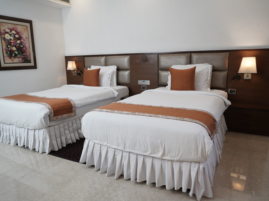 爱卡尔酒店主图