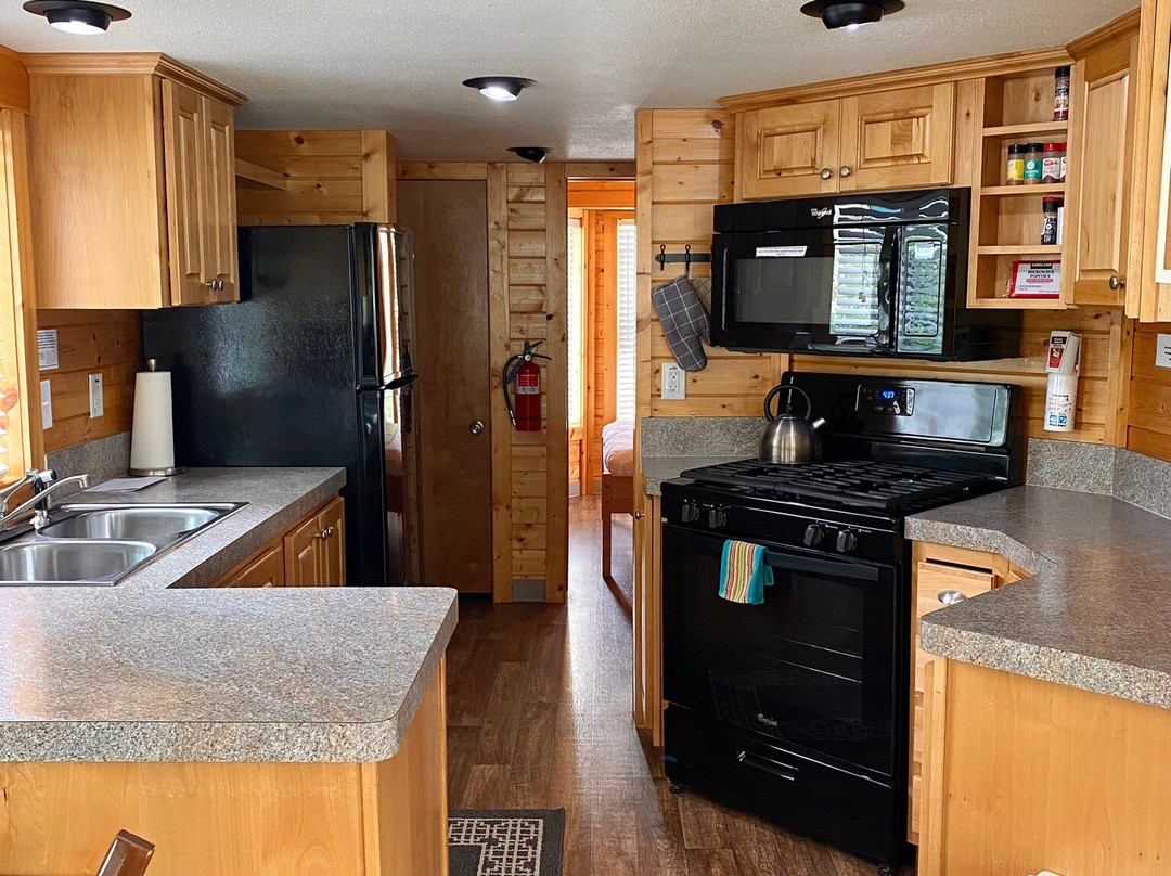 Sheltered Nook On Tillamook Bay主图