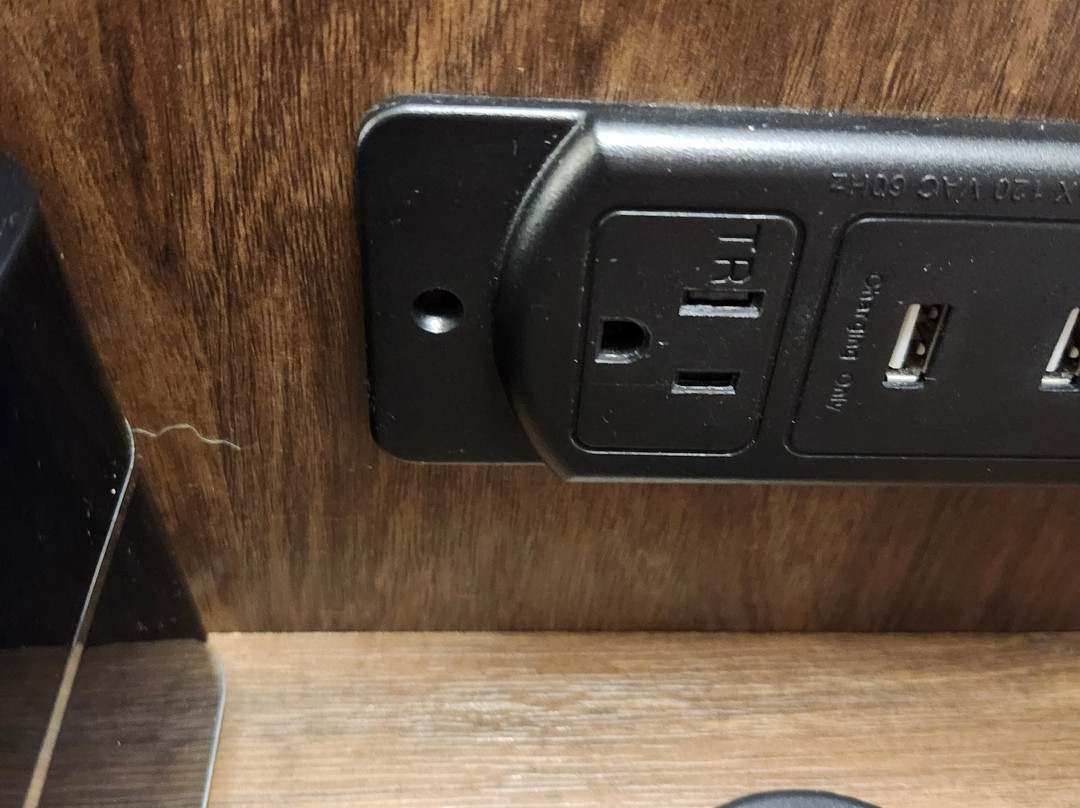 La Quinta Inn & Suites by Wyndham Milwaukee SW New Berlin主图