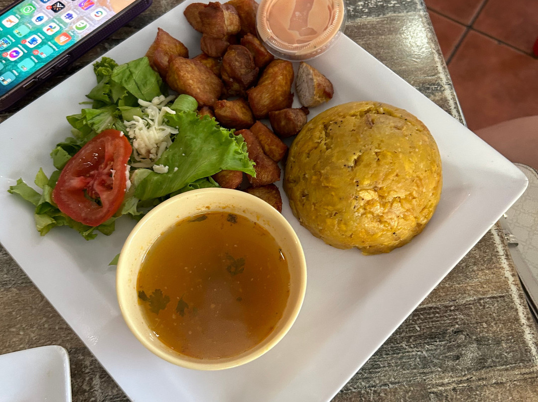 Playa Rompe Olas-Aguadilla必去景点