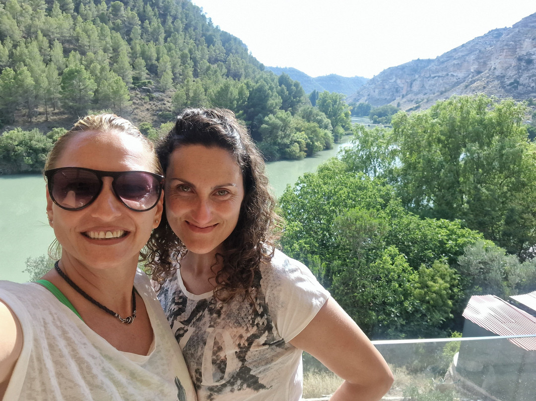 Hostal Avenjucar主图