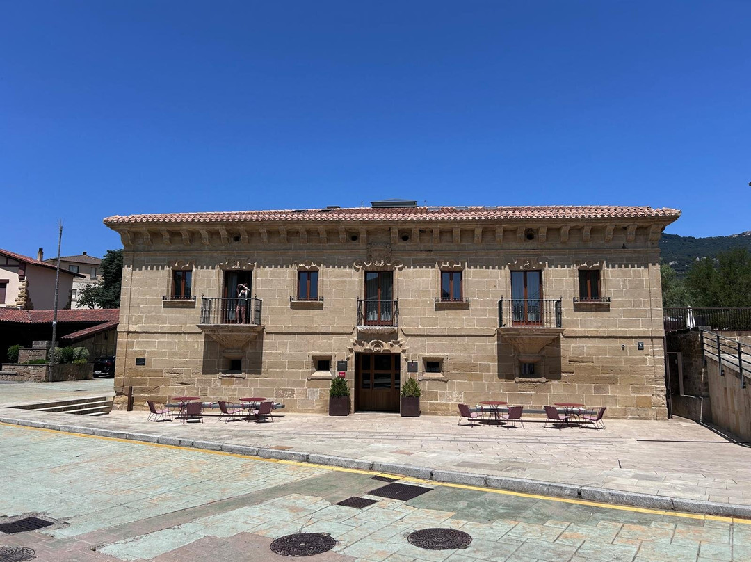 萨马涅戈宫酒店主图